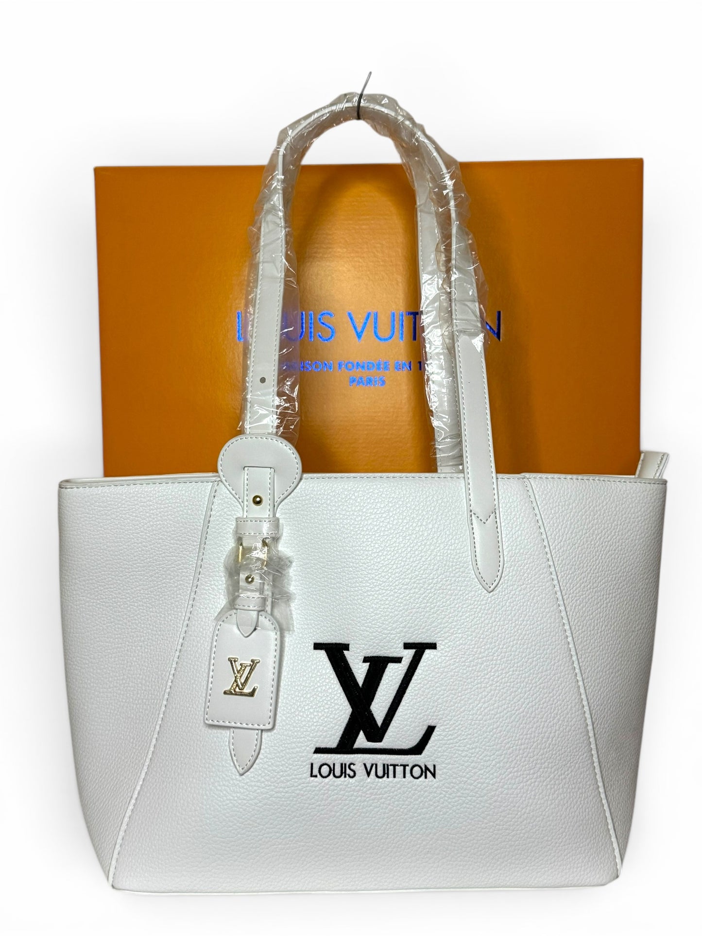 Damen Handtasche trendig & elegant in der Farbe Weiß