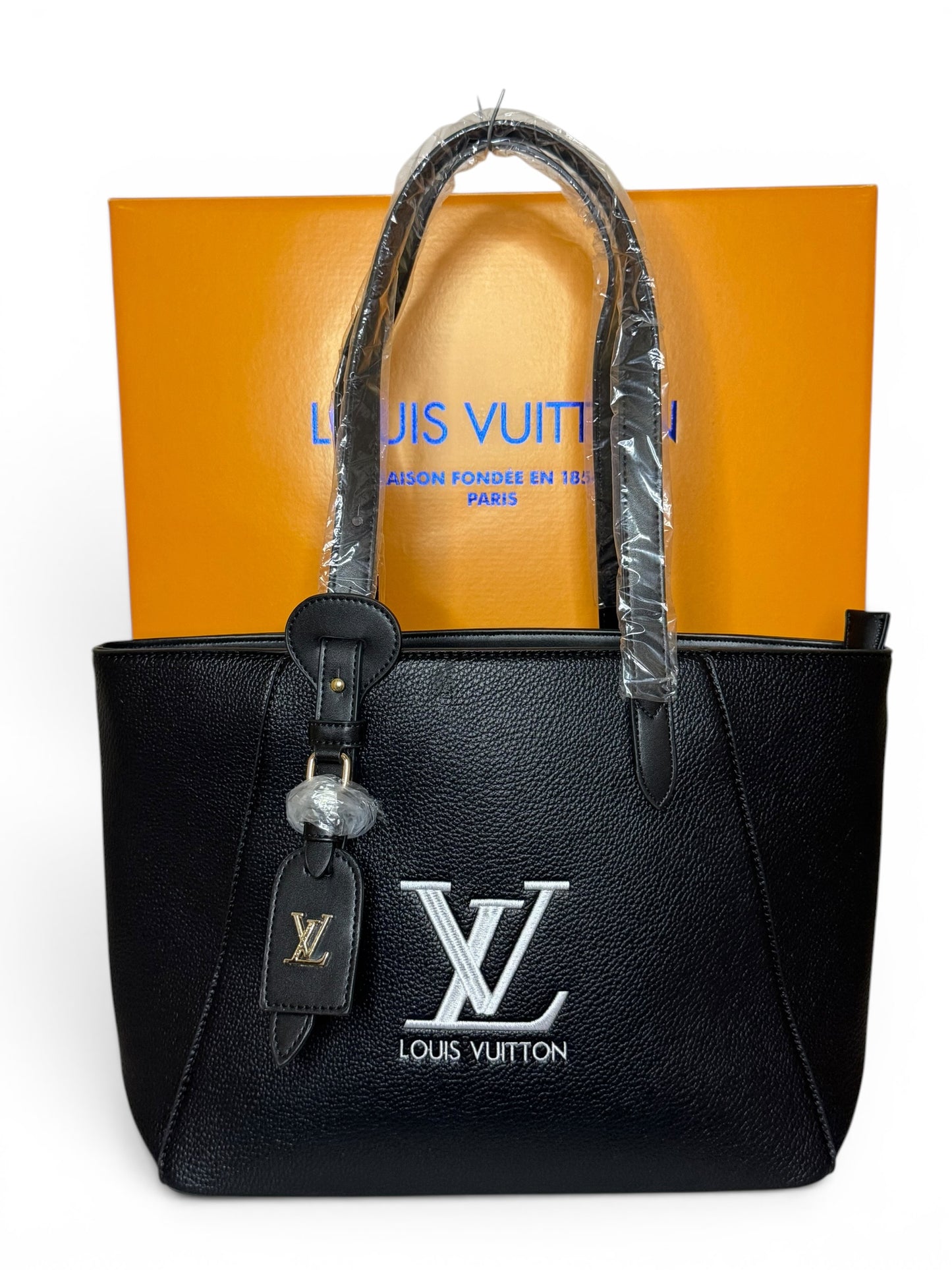 Damen Handtasche trendig & elegant in der Farbe Schwarz
