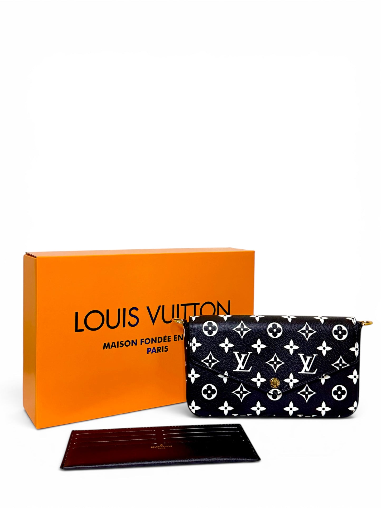 Damen Handtasche trendig & elegant in der Farbe Schwarz & weiß/ innen Schwarz