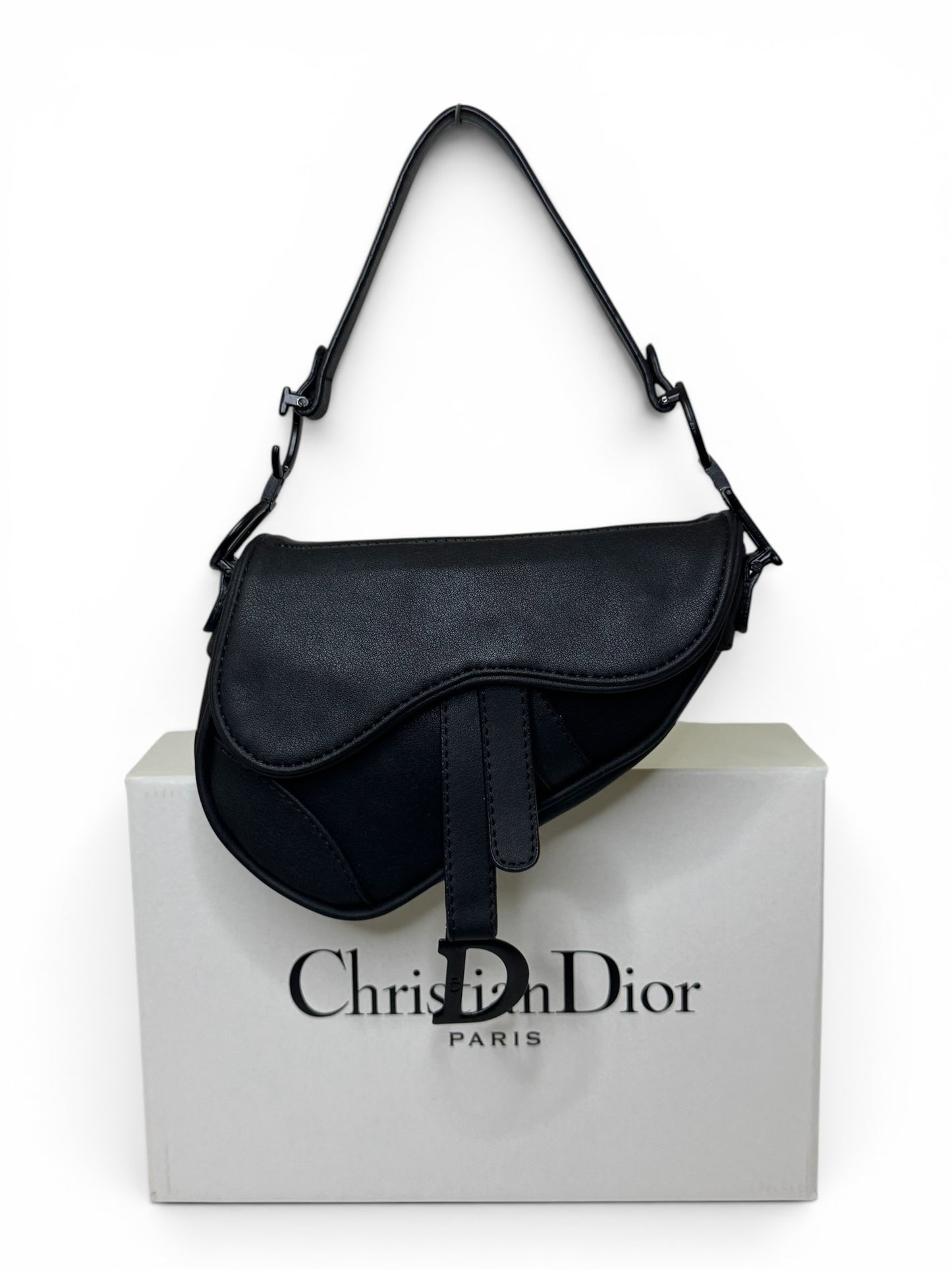 Damen Handtasche trendig & elegant in der Farbe Schwarz/Details Schwarz Mini