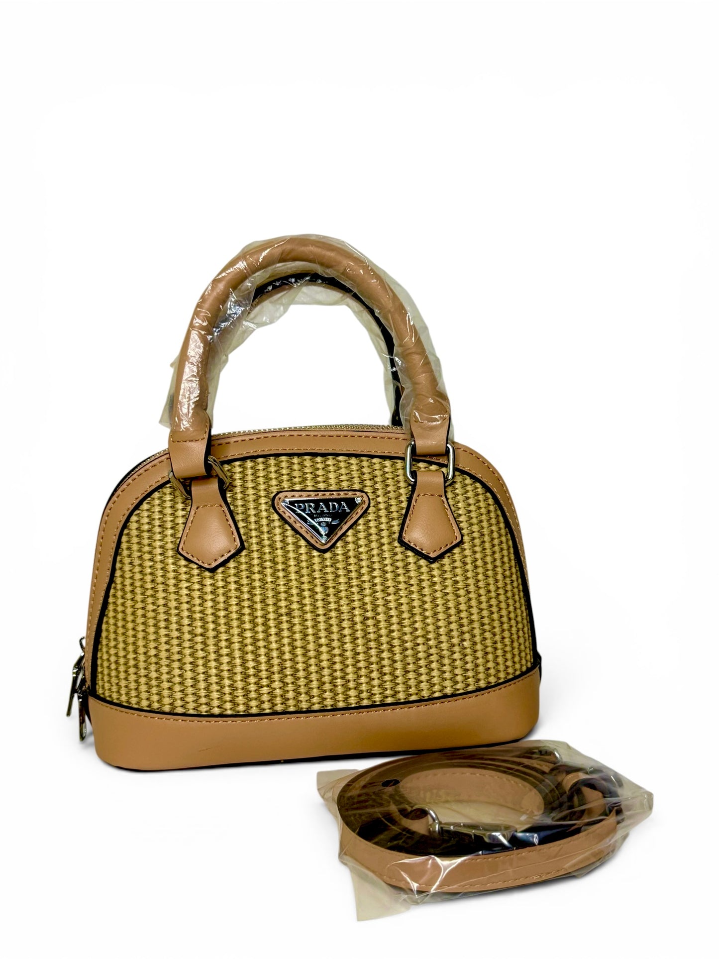 Damen Handtasche trendig & elegant in der Farbe Kaffee