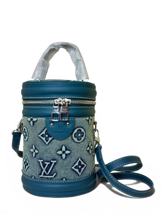 Damen Zylinder Handtasche trendig & elegant in der Farbe Blau/Jeans