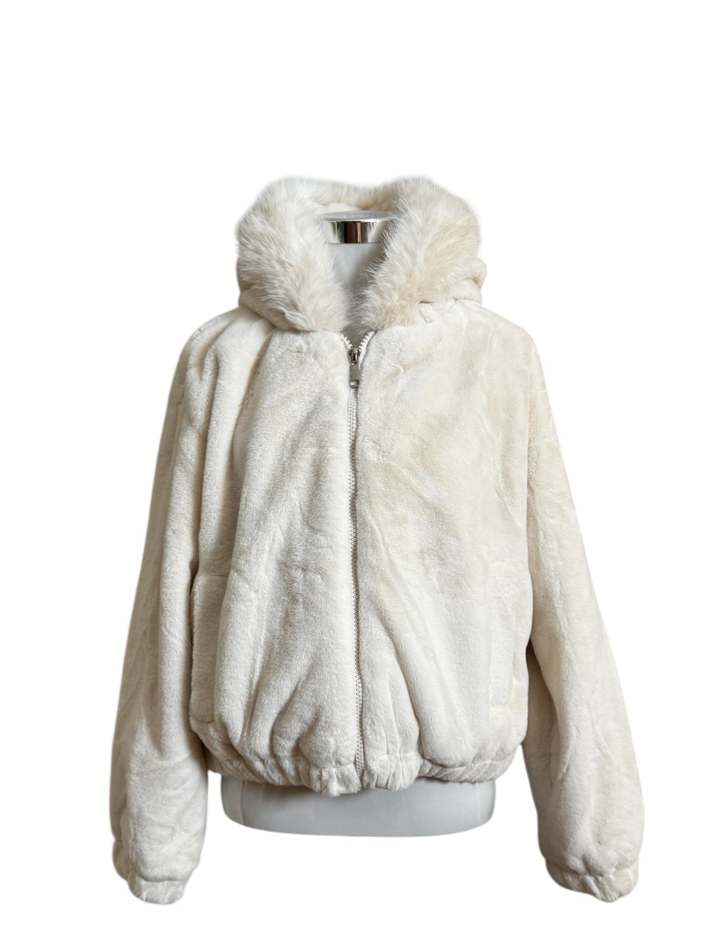 Trendige Winter Felljacke mit Kapuze in Creme/Weiß