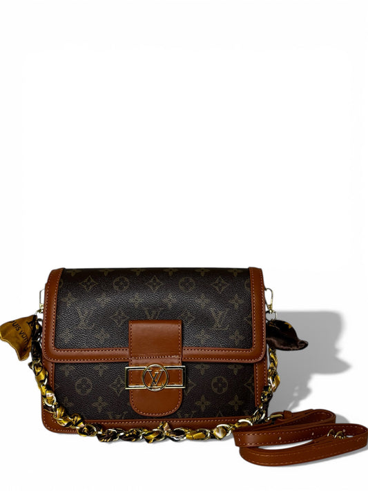 Damen Handtasche trendig & elegant in der Farbe Braun