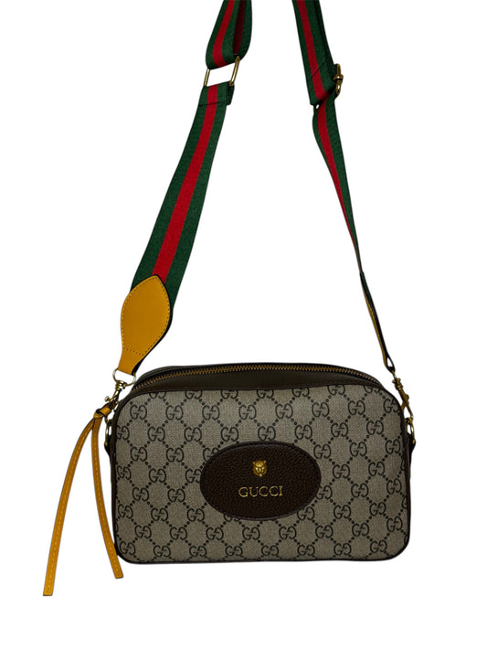 Damen Handtasche trendig & elegant in der Farbe Braun