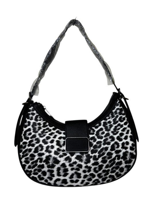 Stylische Schultertasche im Schwarz-Weiß Leo Design mit schwarzen Details