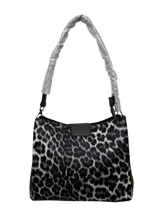 Moderne Schultertasche im Schwarz-Weiß Leo Design