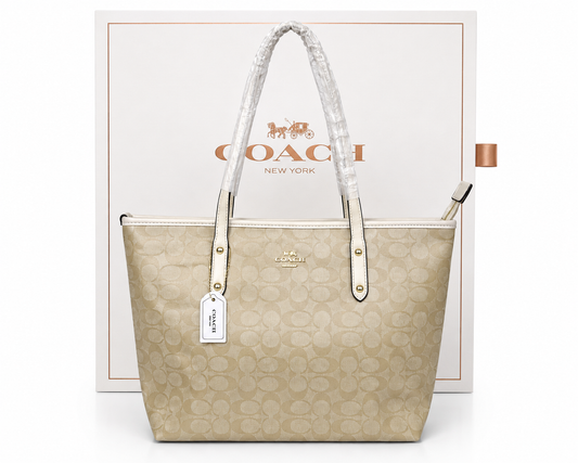 Damen Umhängetasche trendig & elegant in der Farbe Beige/Creme