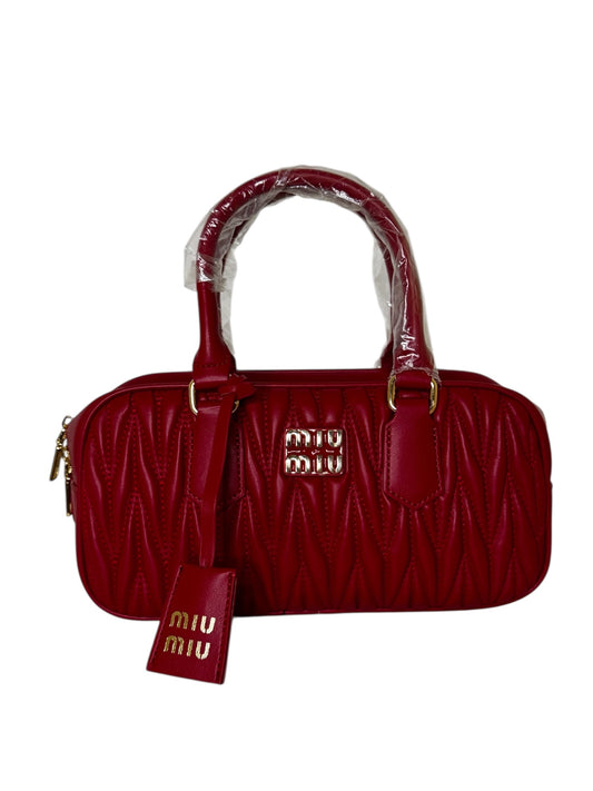 Damen Handtasche trendig & elegant in der Farbe Rot