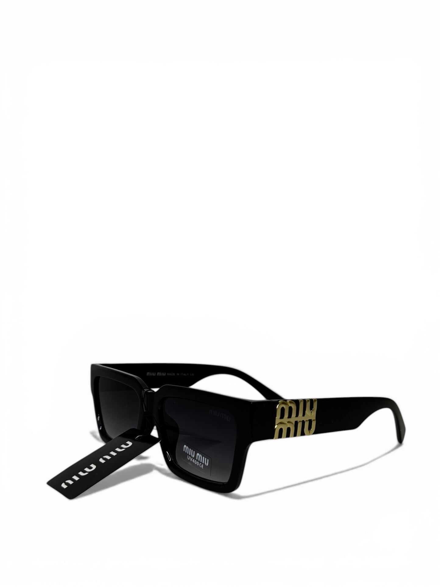 Damen Sonnenbrille trendig & elegant in der Farbe Schwarz