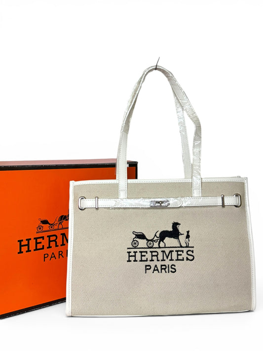 Damen Handtasche trendig & elegant in der Farbe Weiß/Canvas