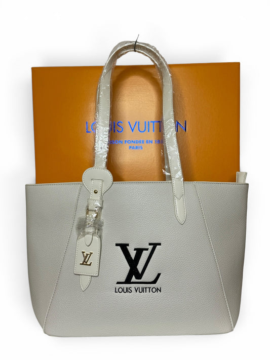 Damen Handtasche trendig & elegant in der Farbe Beige