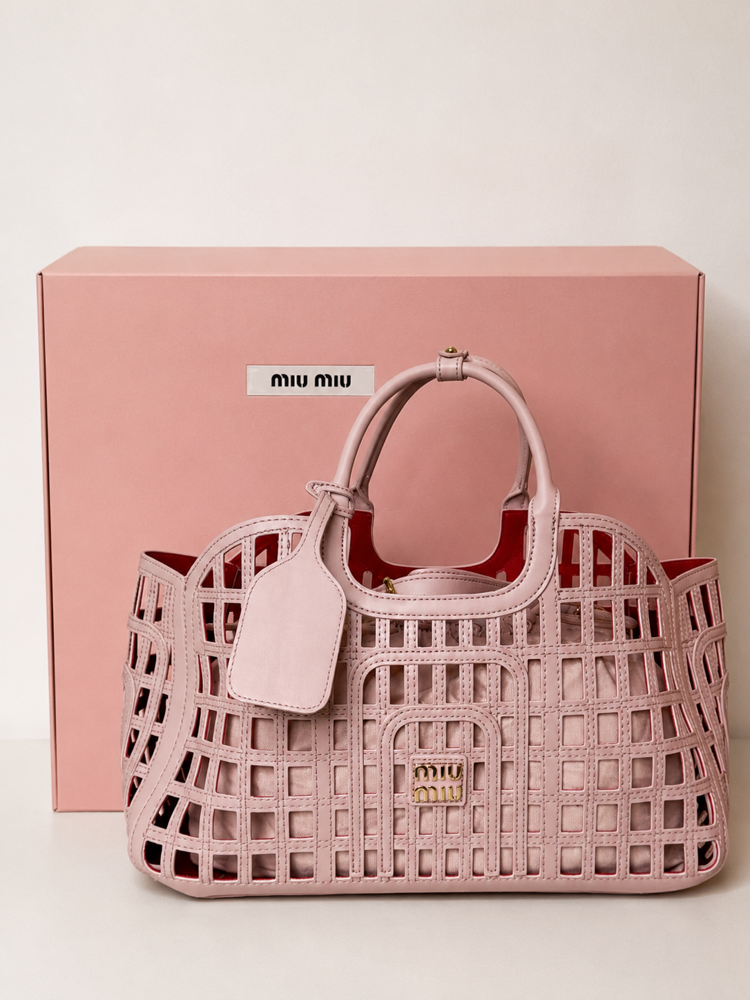 Damen Handtasche trendig & elegant in der Farbe Rosa