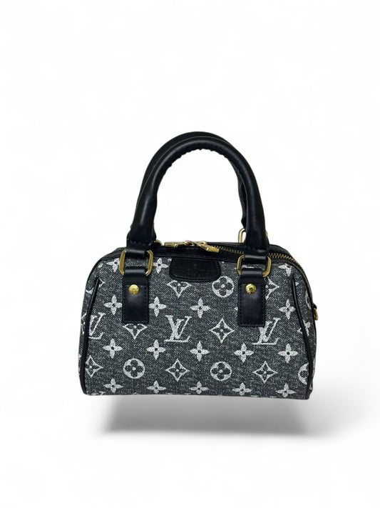 Damen Handtasche trendig & elegant in der Farbe Jenas/Schwarz