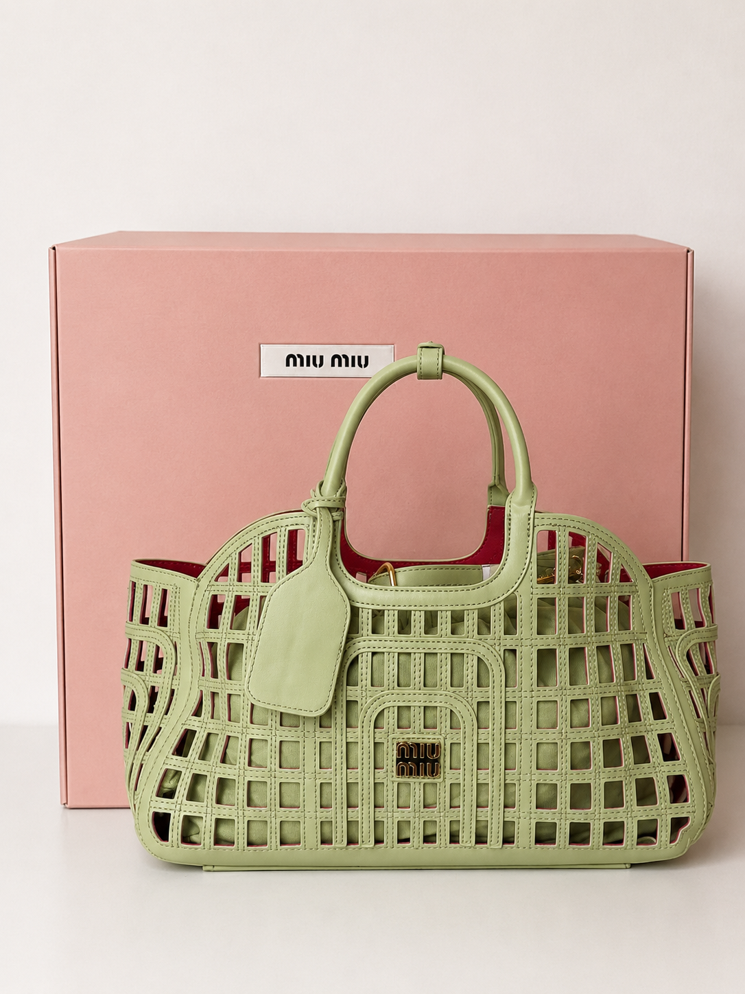 Damen Handtasche trendig & elegant in der Farbe Olivgrün