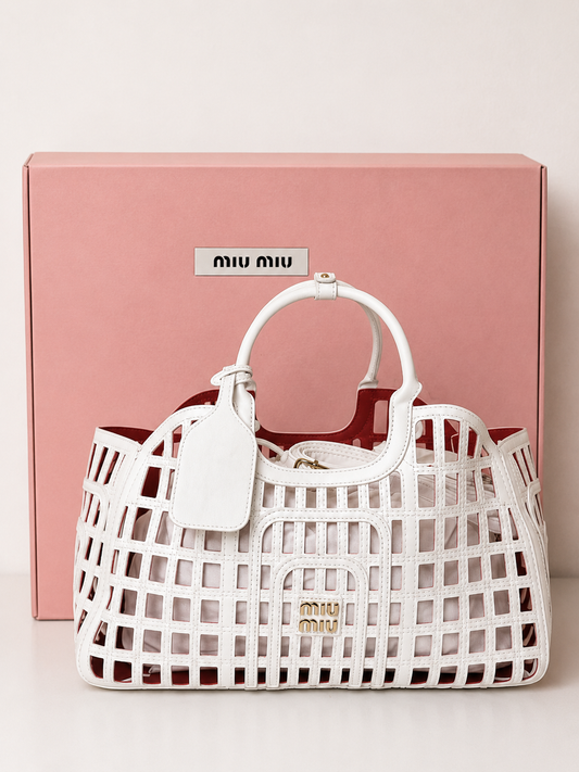 Damen Handtasche trendig & elegant in der Farbe Weiß