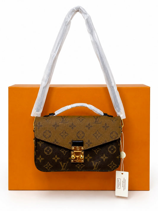 Schultertasche im modisch trendigen Look in der Farbe Braun/Hellbraun