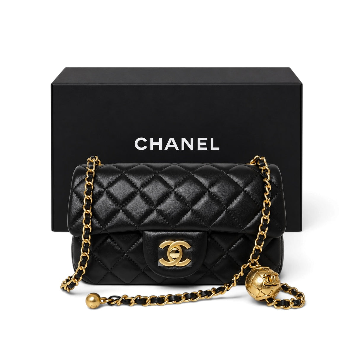 Damen Umhängetasche trendig & elegant in der Farbe Schwarz/Details Gold Mini