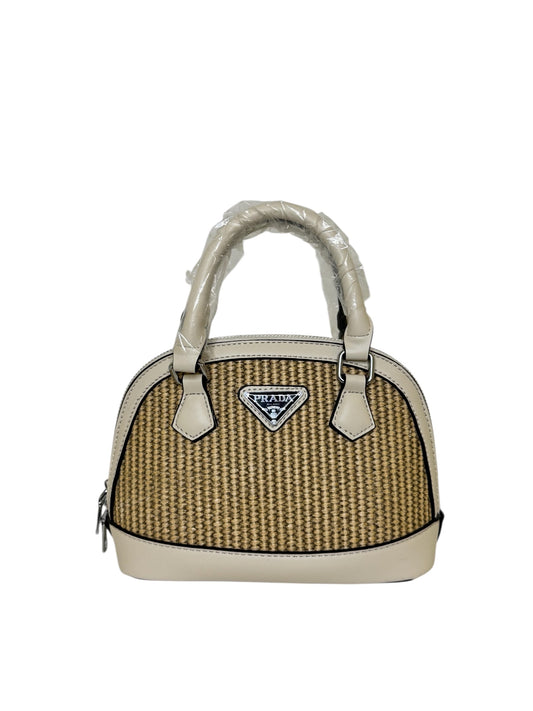 Damen Handtasche trendig & elegant in der Farbe Beige