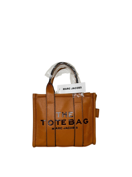 Damen Handtasche trendig & elegant in der Farbe Braun/Kastanienbraun Mini