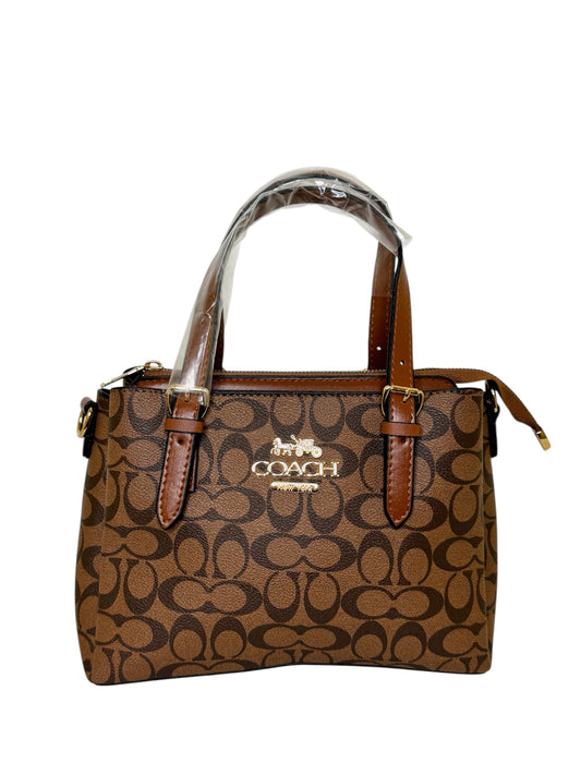 Damen Handtasche trendig & elegant in der Farbe Braun