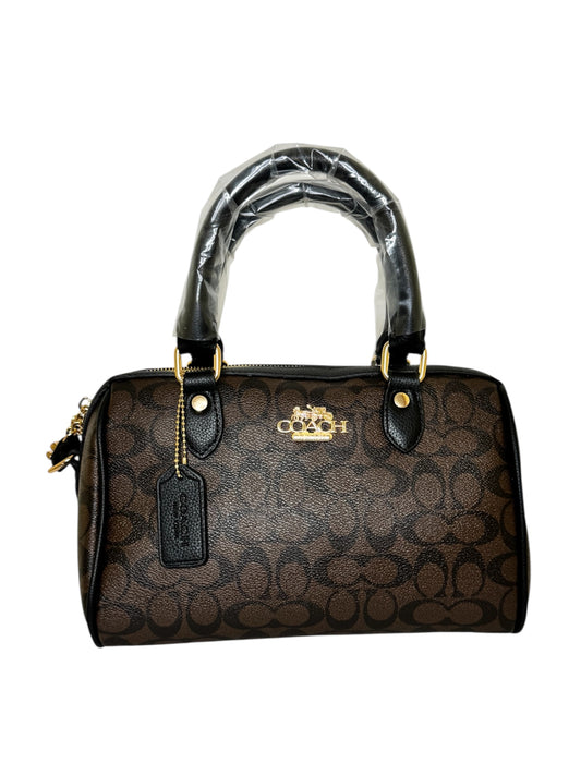 Damen Handtasche trendig & elegant in der Farbe Braun
