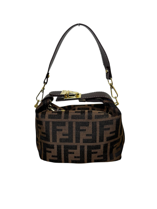 Damen Handtasche trendig & elegant in der Farbe Braun