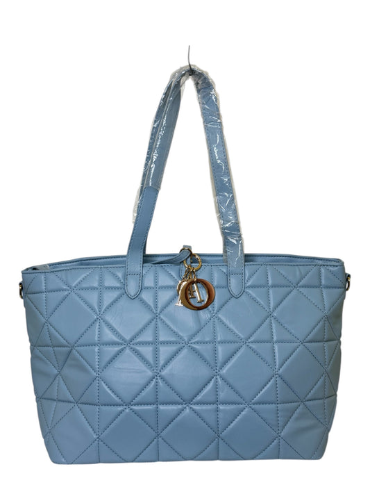 Damen Handtasche trendig & elegant in der Farbe Babyblau
