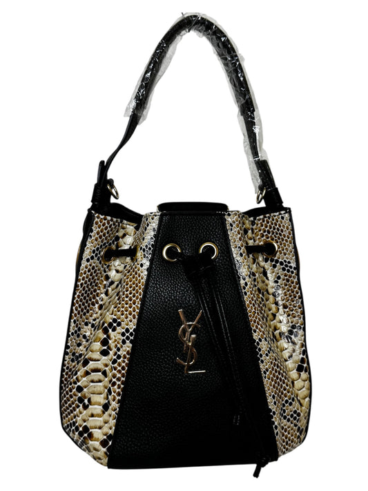 Damen Handtasche trendig & elegant in der Farbe Schwarz