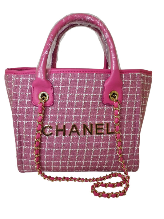 Damen Handtasche trendig & elegant in der Farbe Rosa