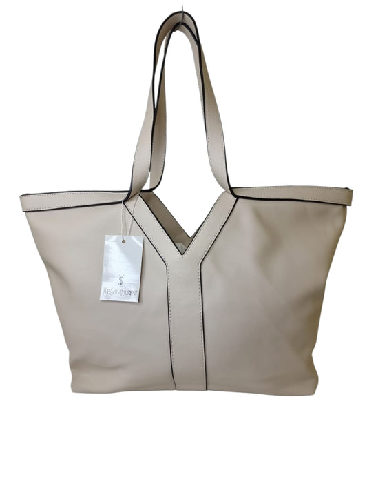 Damen Handtasche trendig & elegant in der Farbe Beige