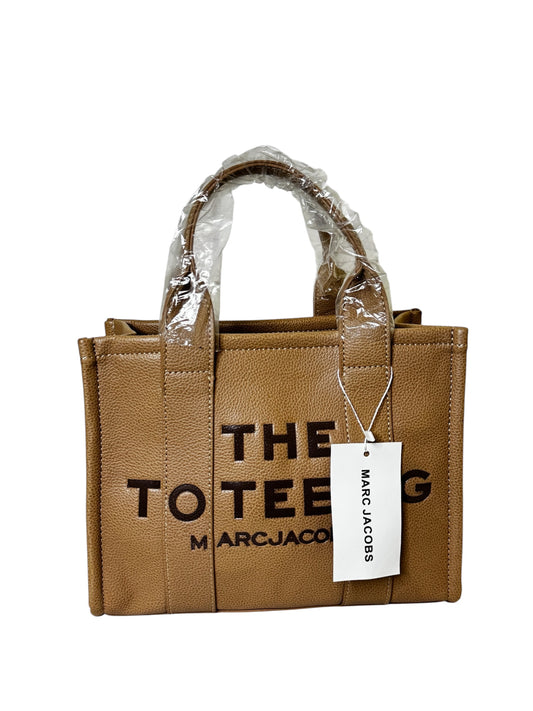 Damen Handtasche trendig & elegant in der Farbe Kaffee