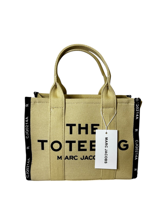 Damen Handtasche trendig & elegant in der Farbe Beige/Mittelgroß