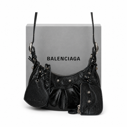 Damen Handtasche trendig & elegant in der Farbe Schwarz