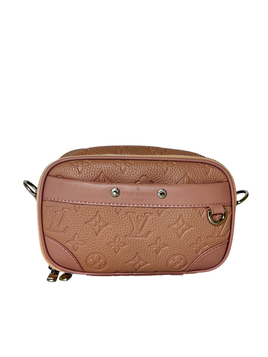 Damen Umhängetasche trendig & elegant in der Farbe Rosa Klein