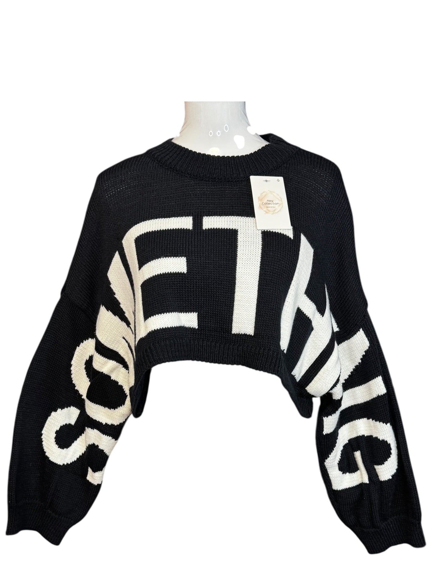 Dunkelblauer Crop-Strickpullover „SOMETHING“ mit weißer Schrift Größe One Size